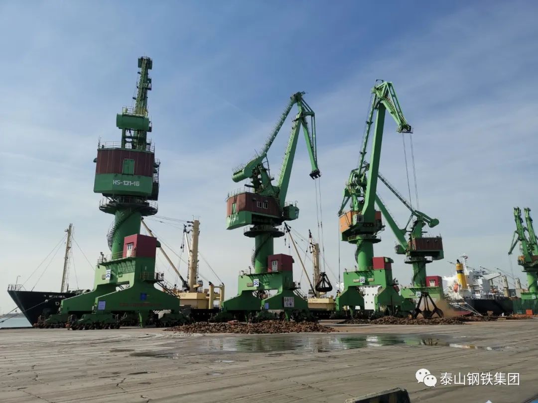 青岛印尼综合产业园镍铁冶炼项目发运的首船镍铁于今日抵达天津港